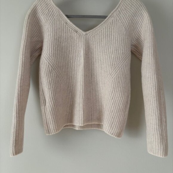 Banana Republic Double-V Sweater Size S - Picture 4 of 4